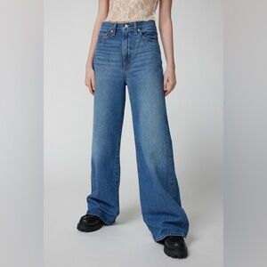 Levi’s® Ribcage Wide Leg Jean